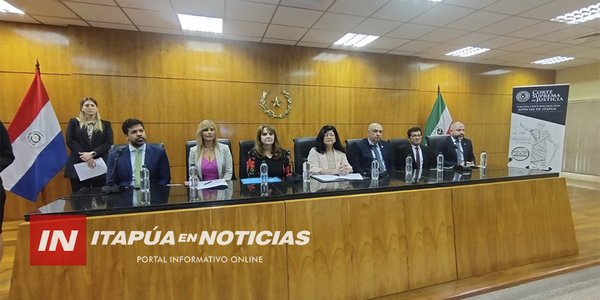 SE REALIZÓ ACTO DE JURAMENTO DE ABOGADOS EN EL PALACIO DE JUSTICIA DE ENCARNACIÓN - Itapúa Noticias