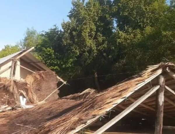Arroyos y Esteros: pareja muere por derrumbe del techo de un quincho - Nacionales - ABC Color
