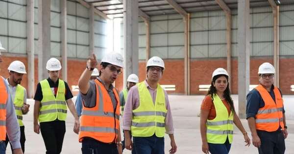 La Nación / Autoridades recorren cinco industrias del Alto Paraná