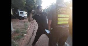 [VIDEO] Con tremenda trompada, camionero dejó nocaut a agente de la Caminera