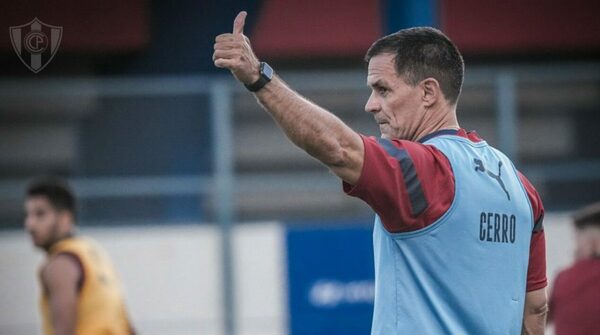 Cerro Porteño oficializa la salida de Víctor Bernay