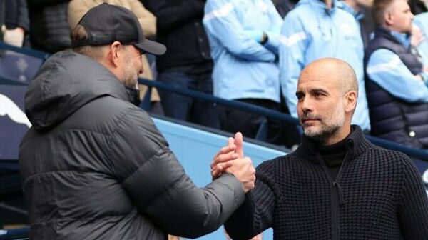 Versus / Eléctrico empate entre Liverpooy y City deja al Arsenal como líder de la Premier League