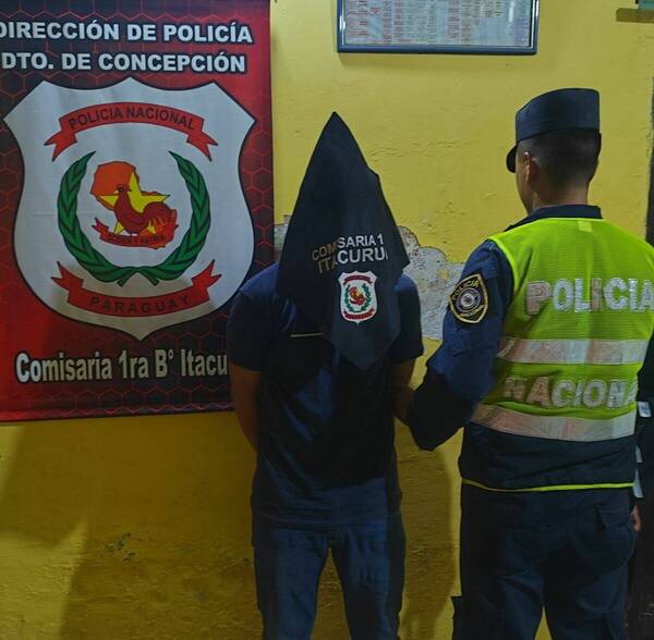 Con “ce’ecita” y argelado: los polis lo altearon y los “saludó” con ¡un latitazo!