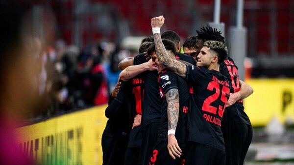 Versus / Bayer Leverkusen resiste la presión y sigue diez puntos sobre el Bayern