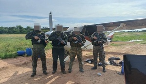 Incautan avioneta con 350 kilos de presunta cocaína