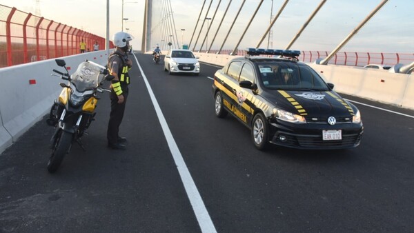 Lo que tenés que saber: Caminera multará a quienes estacionen en Puente Héroes del Chaco