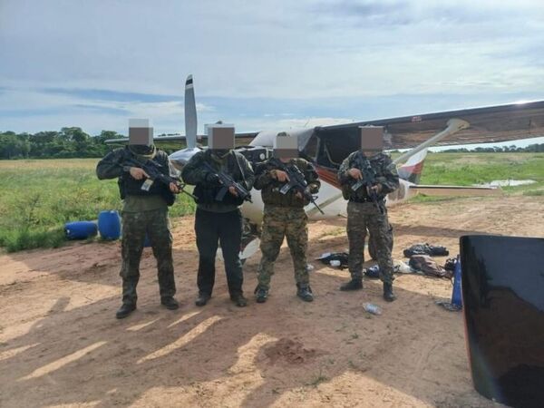 Misiones: incautan 350 kilos de cocaína y una avioneta en pista clandestina