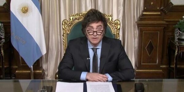 Presidente argentino deroga decreto que aumentaba su salario