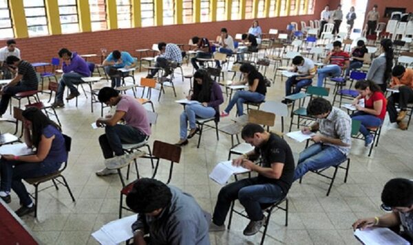 Hoy vence el plazo para postulantes a renovar becas de la SNJ