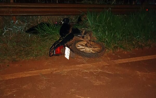 Fallece hombre que cayó de su motocicleta