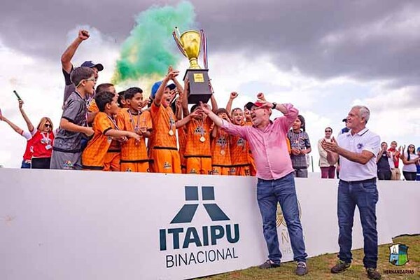 Con gran éxito culmina el Torneo Esperanzas de Hernandarias 2024 | DIARIO PRIMERA PLANA