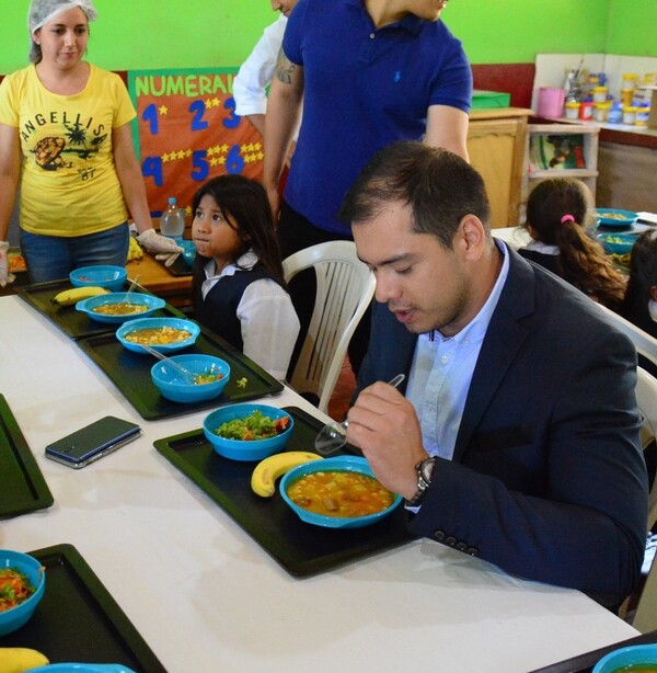 Cuestionadas empresas siguen adjudicándose millonarias licitaciones de almuerzo escolar - La Clave