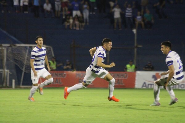 Cerro y Olimpia no levantan cabeza y 2 de mayo sigue en la cima del Apertura - .::Agencia IP::.