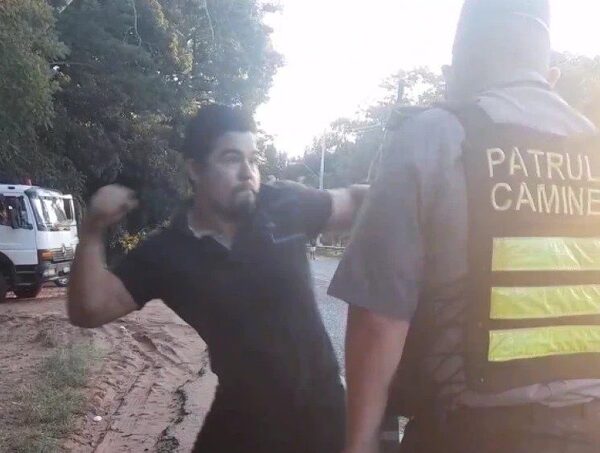 Reacción desmedida: Camionero pide disculpas tras incidente con la Patrulla Caminera · Radio Monumental 1080 AM