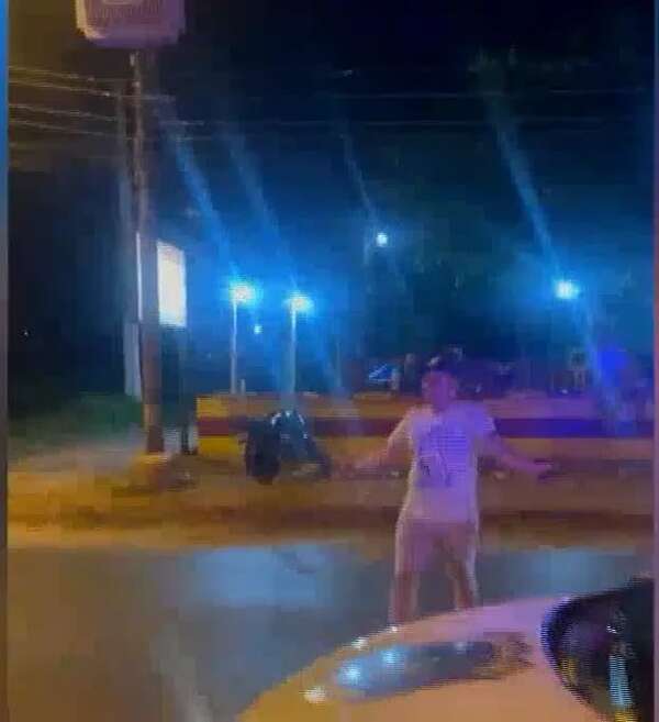Se burlaba de policías subiendo y bajando el volumen de su equipo de sonido y fue detenido - Policiales - ABC Color