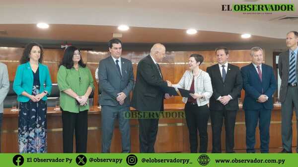 Donación es un reconocimiento a la justicia especializada, destaca el presidente de la Corte