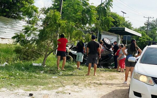 Médico duerme al volante y vuelca en Ñu Guasu •