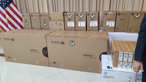 Importante donación de equipos informáticos a la CSJ - PDS RADIO Y TV