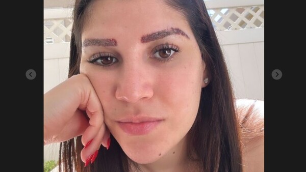 Doñita de La Pantera he’i le dejaron ndaje sin cejas