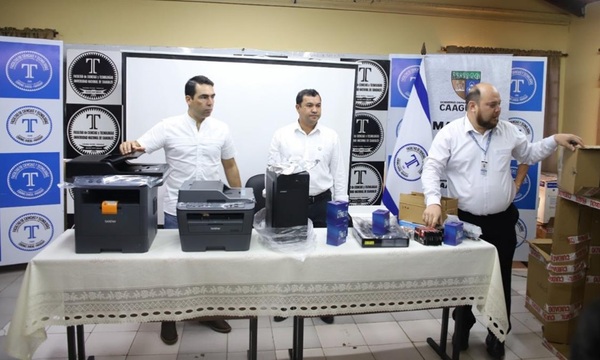 Gobernación donó equipos electrónicos a la Facultad de Ciencias y Tecnología UNCA
