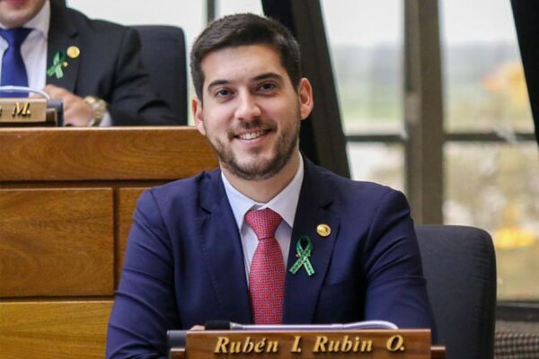 Rubén Rubín sería el que reemplace a Kemper en conducción de Partido Hagamos | 1000 Noticias