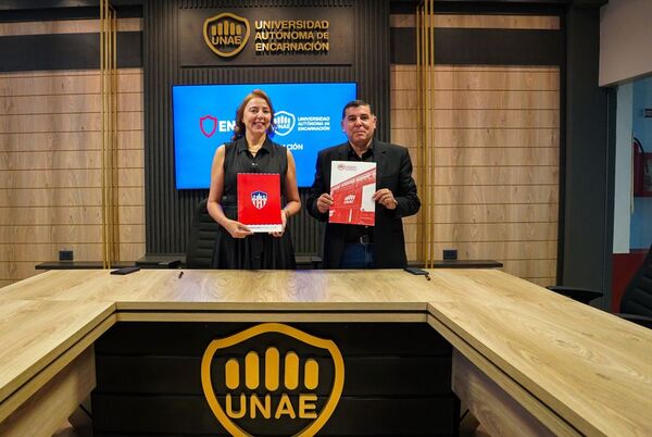 La Universidad Autónoma de Encarnación y el Club Encarnación Fútbol Club firman alianza
