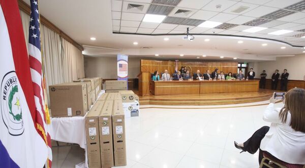 Autoridades judiciales recibieron donación de equipos informáticos para la justicia especializada por parte del gobierno de EE.UU
