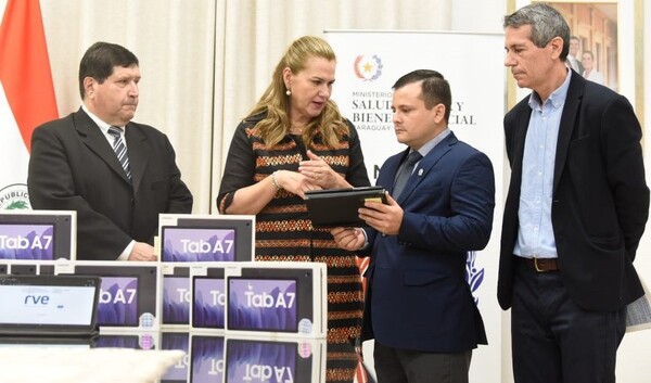 Salud entrega tablets al PAI para afianzar sistema de vacunación e implementar fondo basado en resultados sanitarios - .::Agencia IP::.