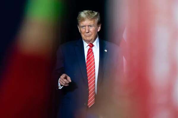 Trump cree que TikTok es una amenaza nacional pero vetarlo beneficiaría a Facebook - Mundo - ABC Color