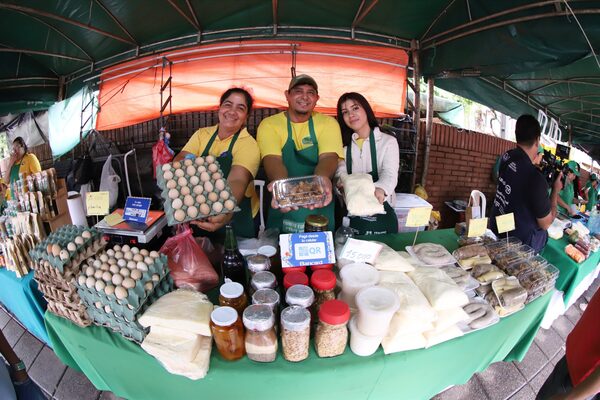 Buscan duplicar ingresos de la agricultura familiar a través de más ferias agropecuarias - MarketData