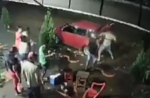 Karai se puso loco por polución sonora y a machetazos destruyó equipo de sonido