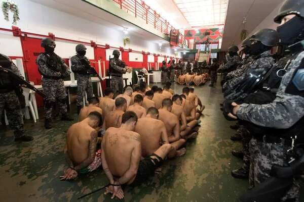 Gobierno de Santa Fe justifica el ‘estilo Bukele’ para narcos detenidos en Rosario - Mundo - ABC Color