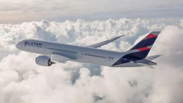 Más de 50 heridos por un "incidente técnico" en un avión que viajaba a Santiago de Chile