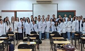 FACISA-UNE inicia año académico en la carrera de Medicina