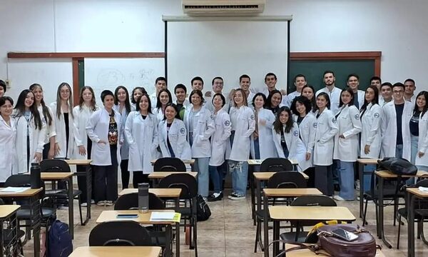 FACISA-UNE inicia año académico en la carrera de Medicina