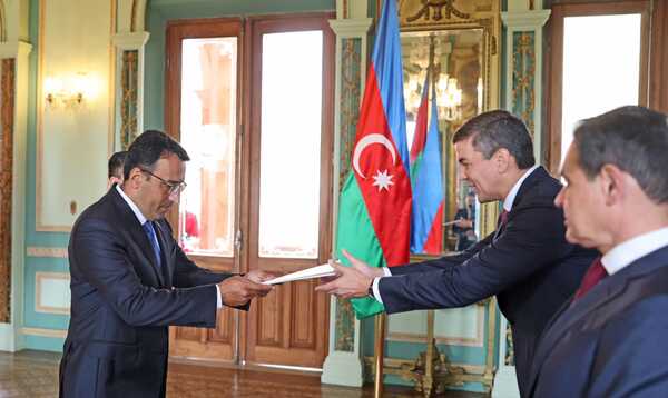 Presidente Peña, interesado en seguir aumentando relaciones con Azerbaiyán | 1000 Noticias