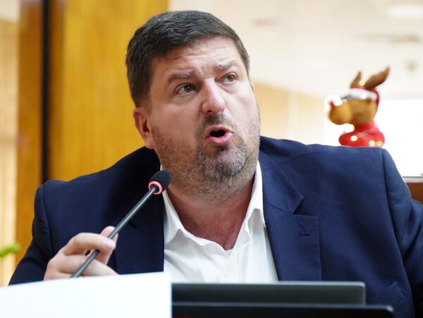 Kemper explica su pase a la ANR: “Me gusta hacer política de construcción y no de destrucción” · Radio Monumental 1080 AM