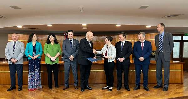 La Nación / Donan equipos informáticos a la Corte para juzgados contra el crimen organizado