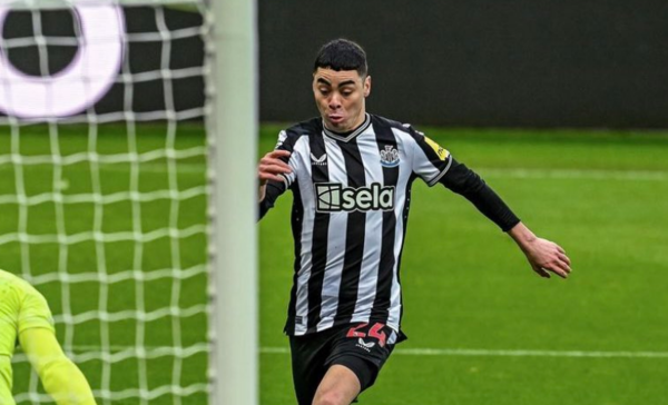 Versus / Derrota del Newcastle de Almirón ante el Chelsea