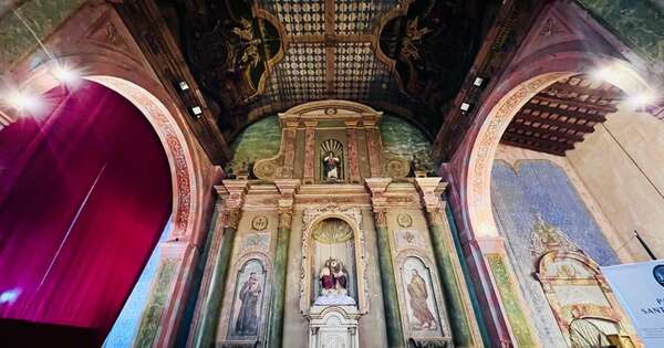 Diario HOY | Retablo de la emblemática Iglesia de la Santísima Trinidad recupera su brillo
