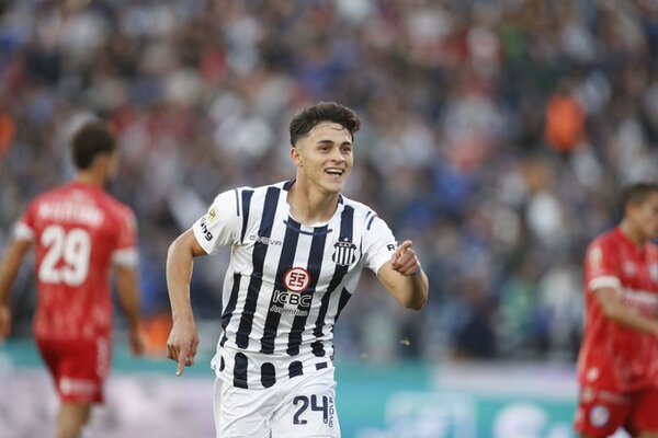Ramón Sosa sigue luciéndose en Talleres