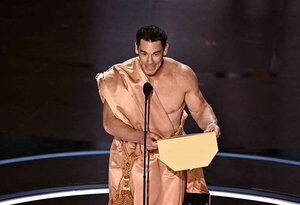 ¿Estaba desnudo? Sale a luz el detrás de cámaras de John Cena