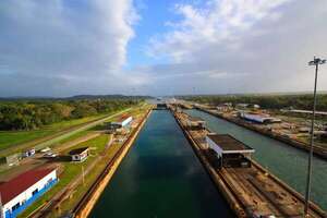 El canal de Panamá anuncia que aumentará tres pasos más diarios de buques, hasta 27 - Mundo - ABC Color