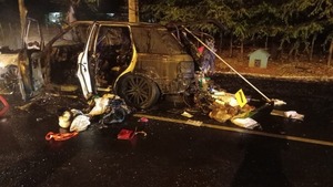 Camioneta ardió en llamas sobre Acceso Sur | 1000 Noticias