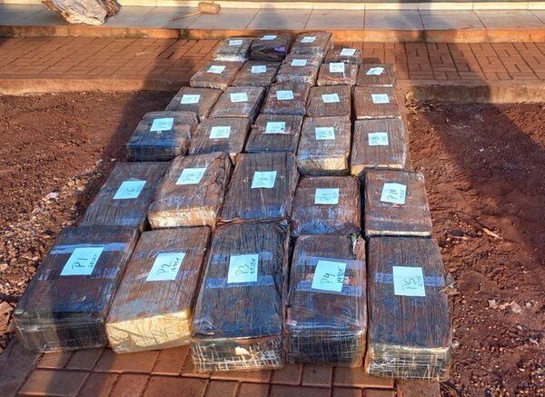 Incautan media tonelada de marihuana a orillas del lago Itaipú