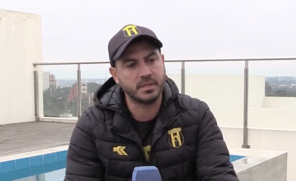 Versus / Guaraní se mueve con Claudio Vargas hasta nuevo aviso