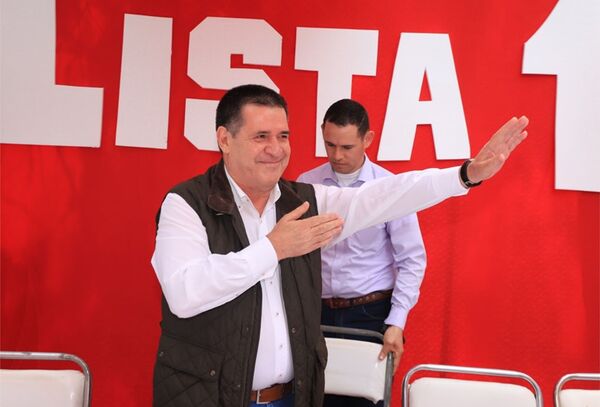 Excandidato presidencial asegura que Cartes, estando "ka'ure", ordenó la expulsión de Kattya - Megacadena - Diario Digital