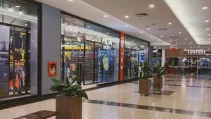 En un shopping de San Lorenzo hurtan más de 200 celulares y G. 58 millones