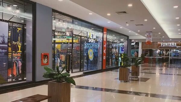 En un shopping de San Lorenzo hurtan más de 200 celulares y G. 58 millones