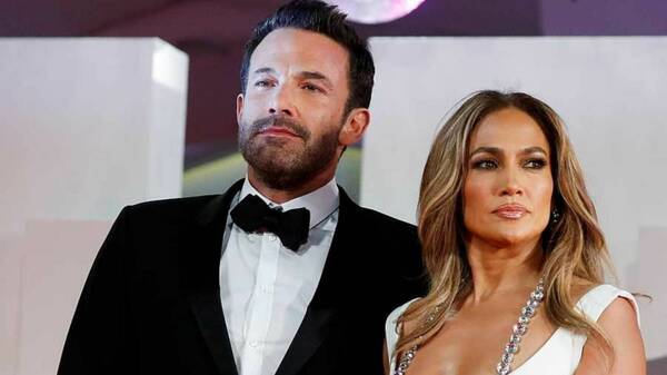 [VIDEO] JLo y Ben Affleck pillados en un cine haciendo lo que nadie imaginaría